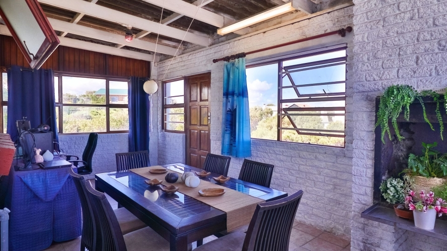 4 Bedroom Property for Sale in Pearly Beach Western Cape